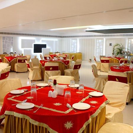 Rose Valley Orbit Hotel Силигури Екстериор снимка