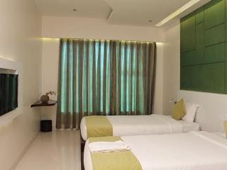 Rose Valley Orbit Hotel Силигури Екстериор снимка